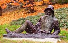 220px-Irvington_statue_of_Rip_van_Winkle